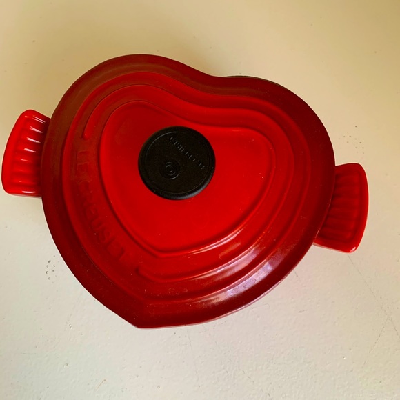 Le Creuset Other - Le Creuset Cerise Heart enamel cast iron pot